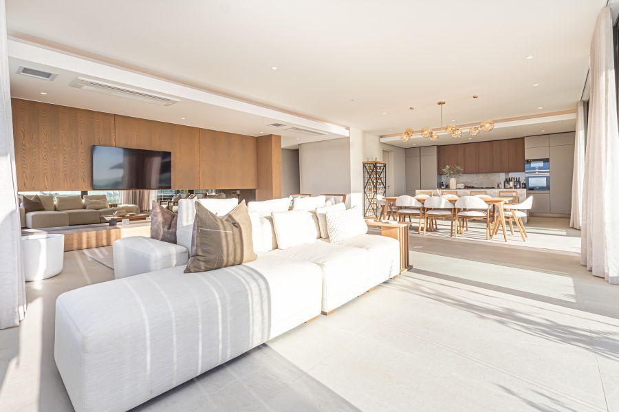 To Let 4 Bedroom Property for Rent in Fresnaye Western Cape